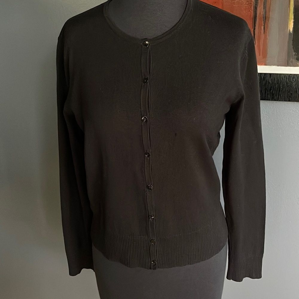 SILKS black stretch soft silk/nylon blend crew neck button front cardigan. Med